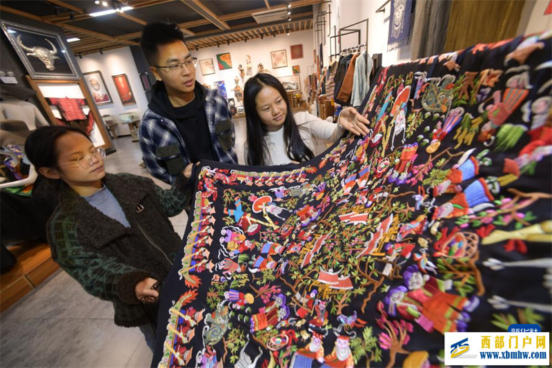 贵州施秉:“非遗”苗绣产业焕发生机(图4) 贵州施秉:“非遗”苗绣产业焕发生机(图4)