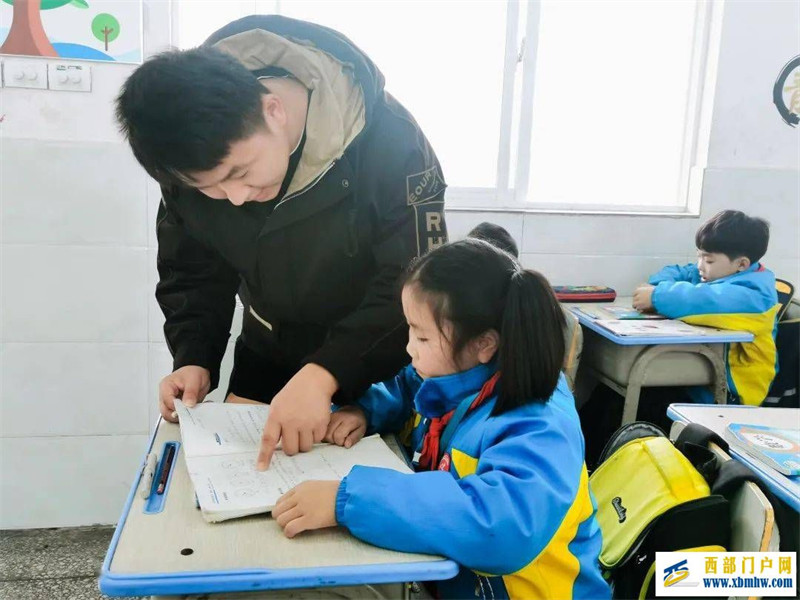 段朝信:用心灵滋养幼苗,用智慧照亮人生(图6) 段朝信:用心灵滋养幼苗,用智慧照亮人生(图6)