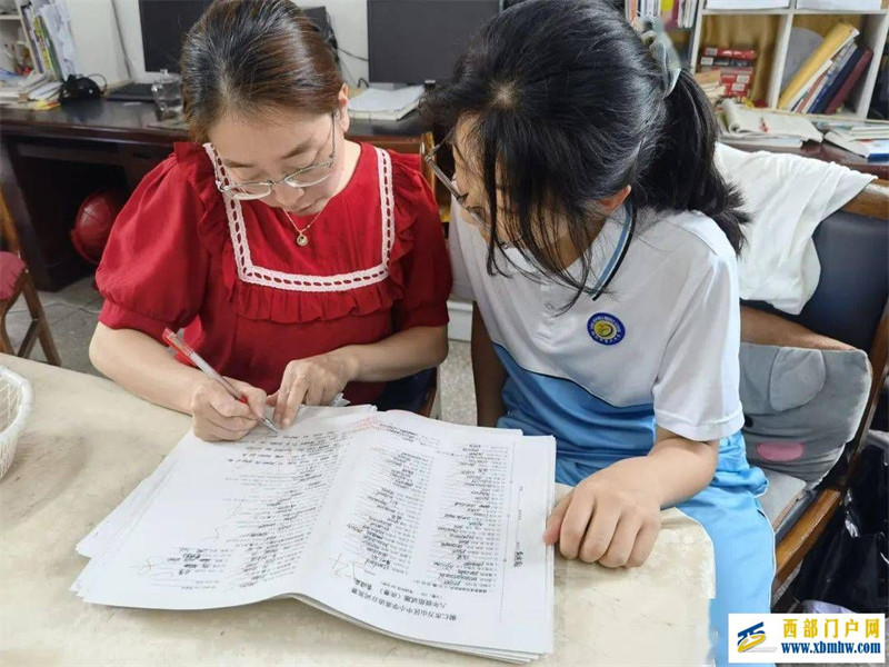 张丽红:坚守教育初心,点亮学生未来 (图1) 张丽红:坚守教育初心,点亮学生未来 (图1)