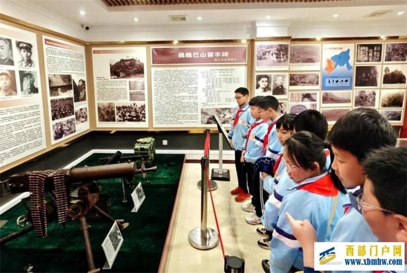 陕西师生开展2024年清明节活动(图14) af32943cf242f91c1187f90fd9071bde_14-43-54-99-1.jpg