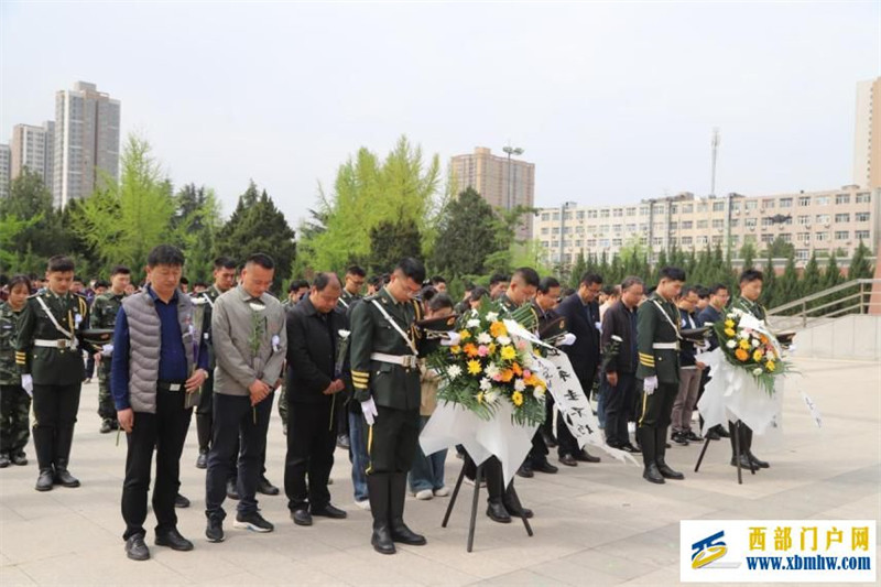 陕西师生开展2024年清明节活动(图55) bf268f67513cac5dabcbdef25be4bd07_14-44-33-87-1.jpg