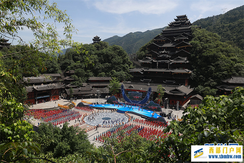 13年深耕“一件事” 彭水如何打造国际旅游名城“节赛IP”?(图1) 13年深耕“一件事” 彭水如何打造国际旅游名城“节赛IP”?(图1)