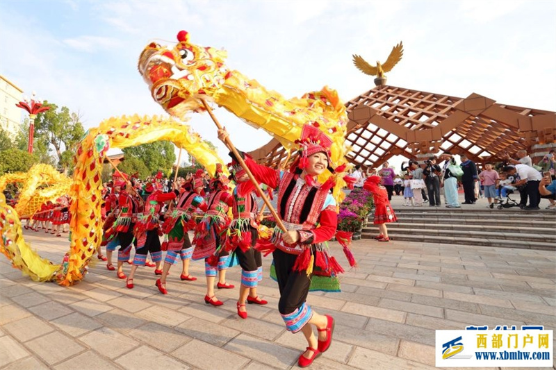 以火为名!在云南楚雄共赴一场“火”的盛会(图6) 以火为名!在云南楚雄共赴一场“火”的盛会(图6)