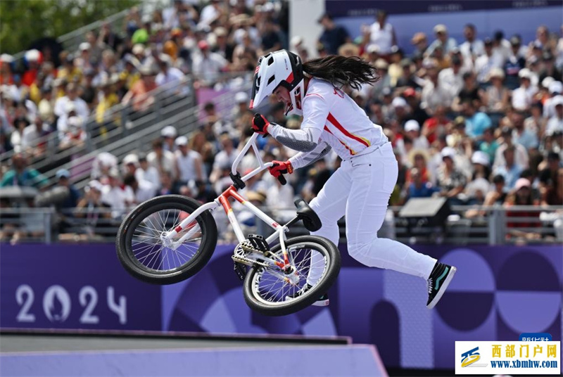 自由式小轮车——邓雅文获得女子公园赛冠军(图11) 自由式小轮车——邓雅文获得女子公园赛冠军(图11)