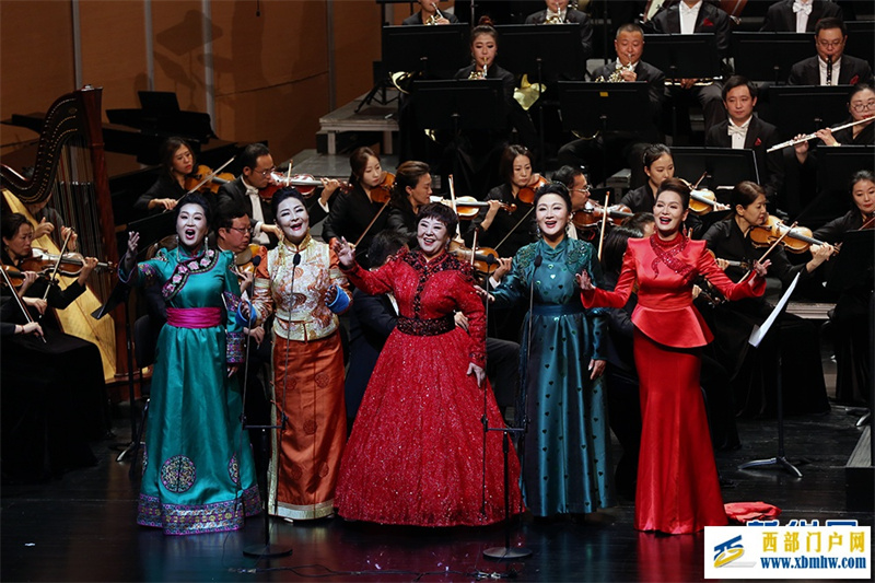 内蒙古激情奏响盛世华章庆祝新中国成立75周年(图4) 内蒙古激情奏响盛世华章庆祝新中国成立75周年(图4)