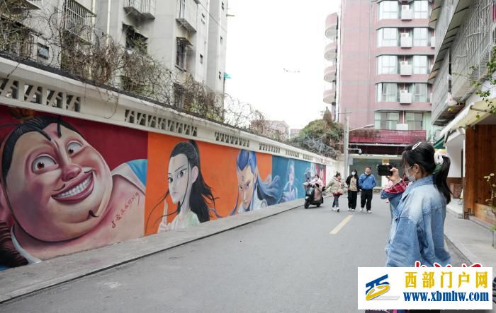 成都一街区哪吒形象墙成为网红打卡点(图2)