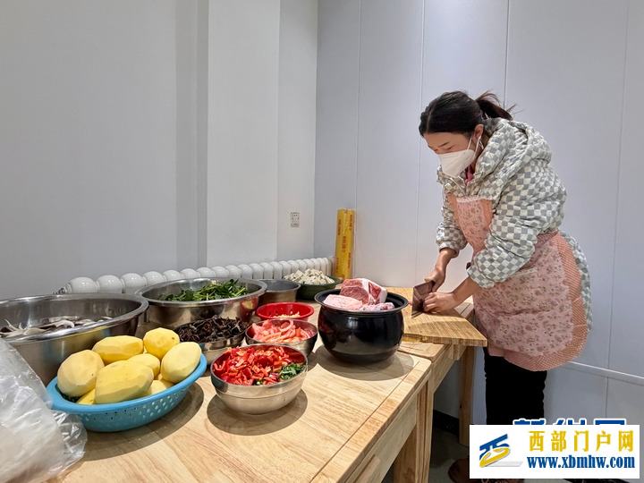 “小饭碗”里有民生大幸福——青海西宁每年为6万余老人提供助餐服务(图1)